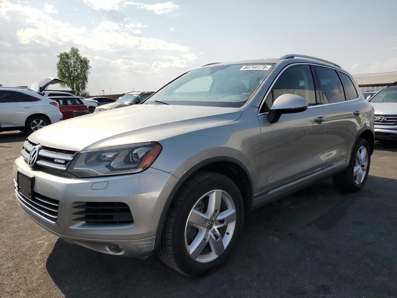 VOLKSWAGEN TOUAREG HYBRID