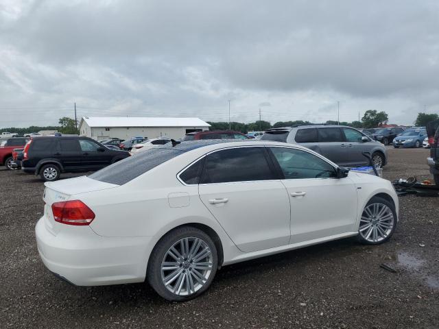 2015 VOLKSWAGEN PASSAT SE 1VWBS7A3XFC088905