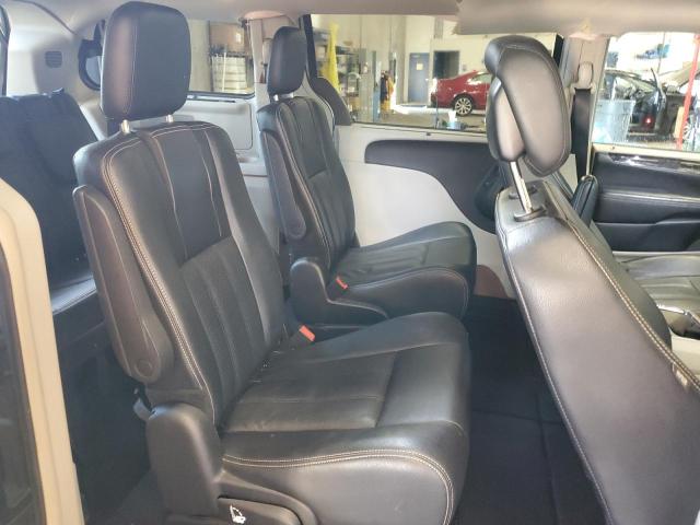 2016 CHRYSLER TOWN & COU 2C4RC1CG4GR189569