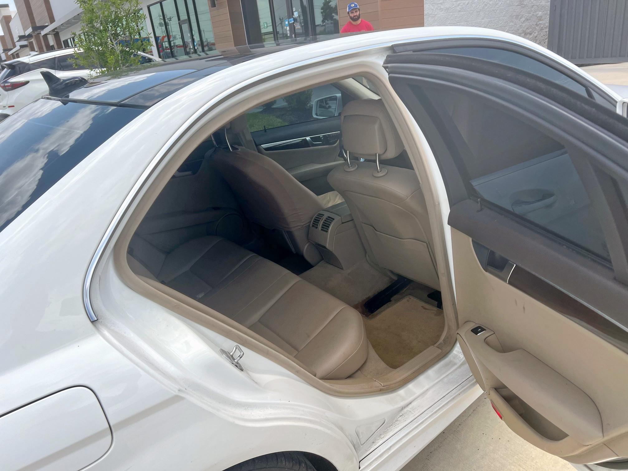2014 MERCEDES-BENZ C 250 - WDDGF4HB4EA960827