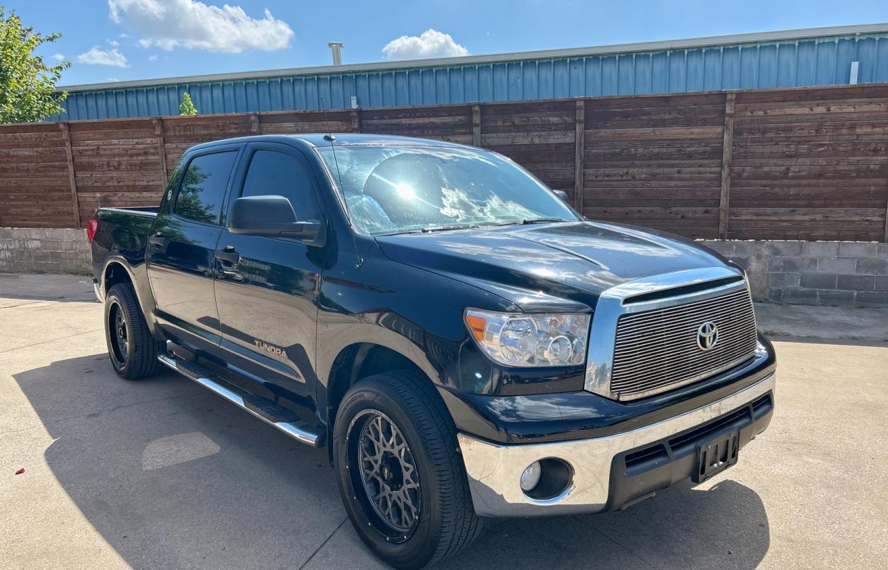 TOYOTA TUNDRA CREWMAX SR5
