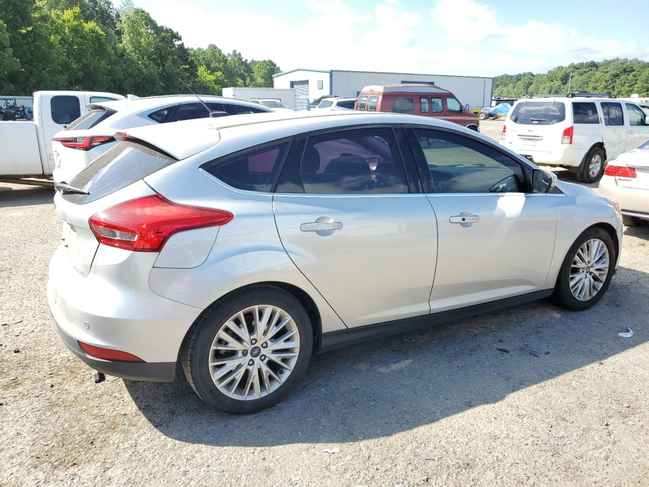 FORD FOCUS TITANIUM