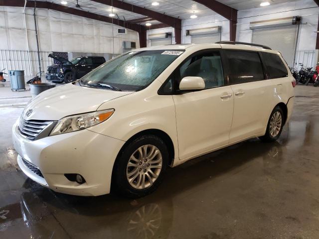 TOYOTA SIENNA XLE