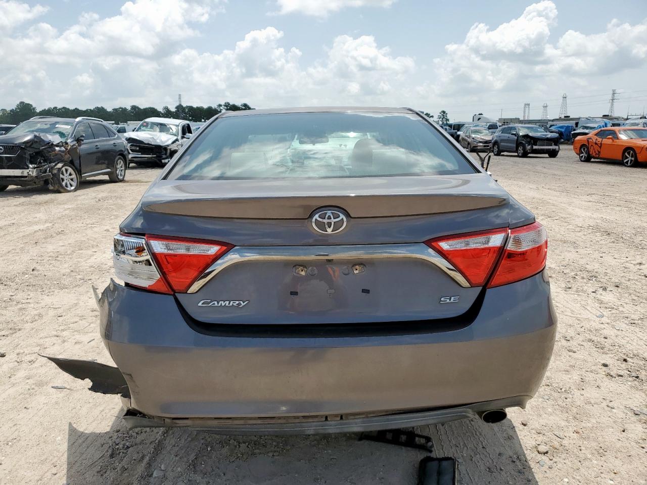 Toyota Camry le 2015