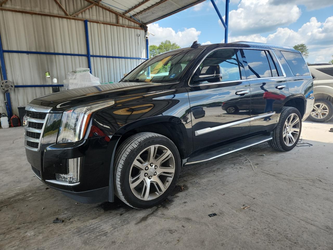 CADILLAC ESCALADE LUXURY