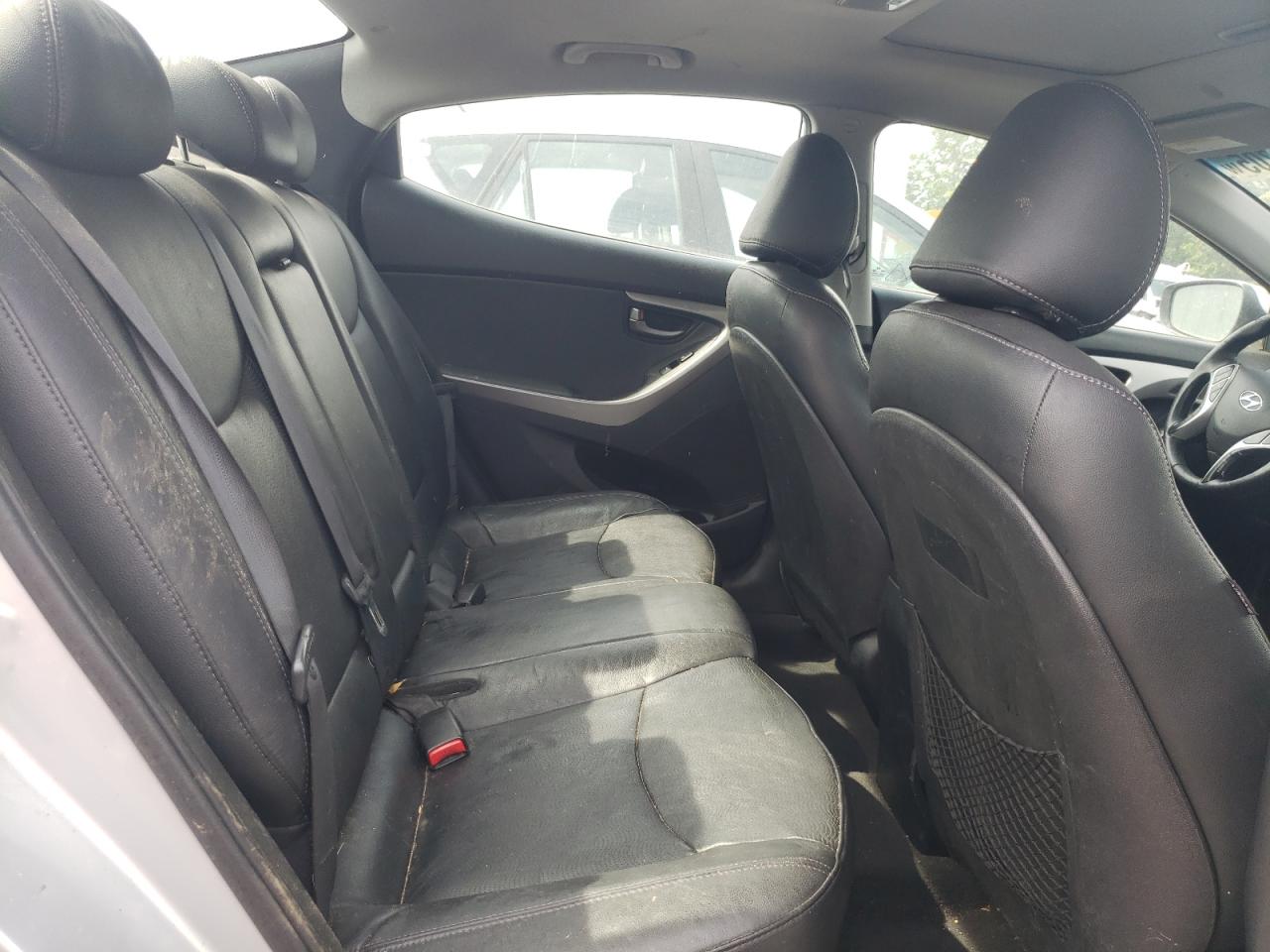 Hyundai Elantra gl 2013