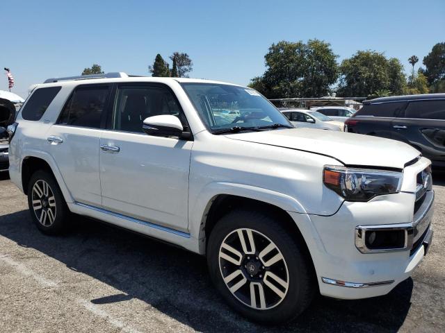 2018 TOYOTA 4RUNNER SR JTEBU5JR8J5588155