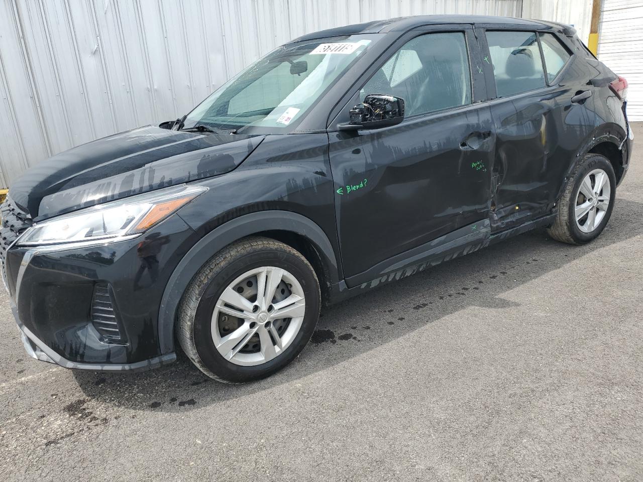 NISSAN KICKS S