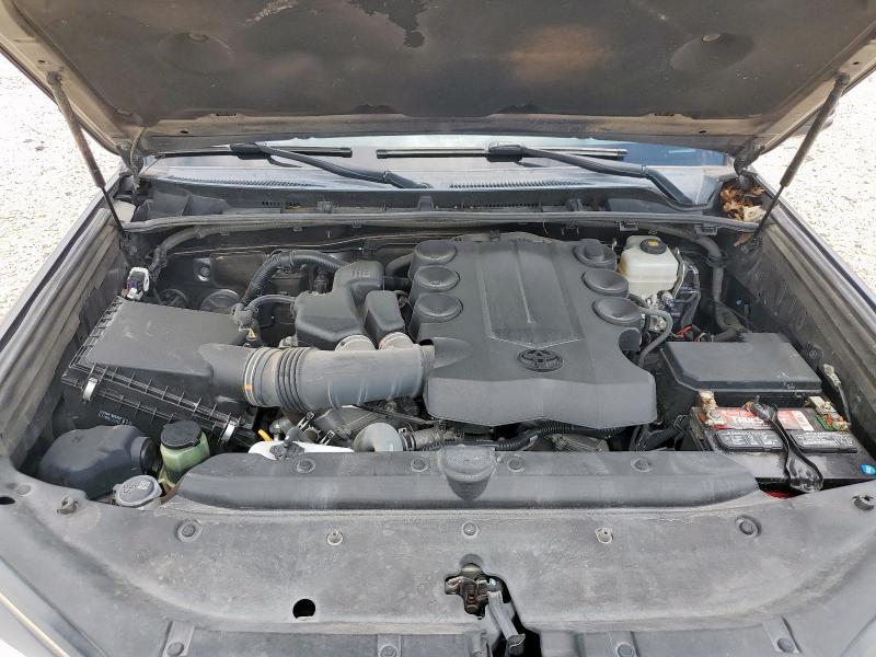 2018 TOYOTA 4RUNNER SR JTEBU5JR9J5589640