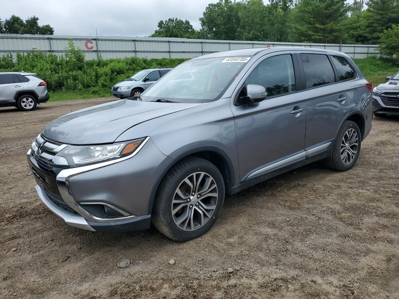 MITSUBISHI OUTLANDER SE