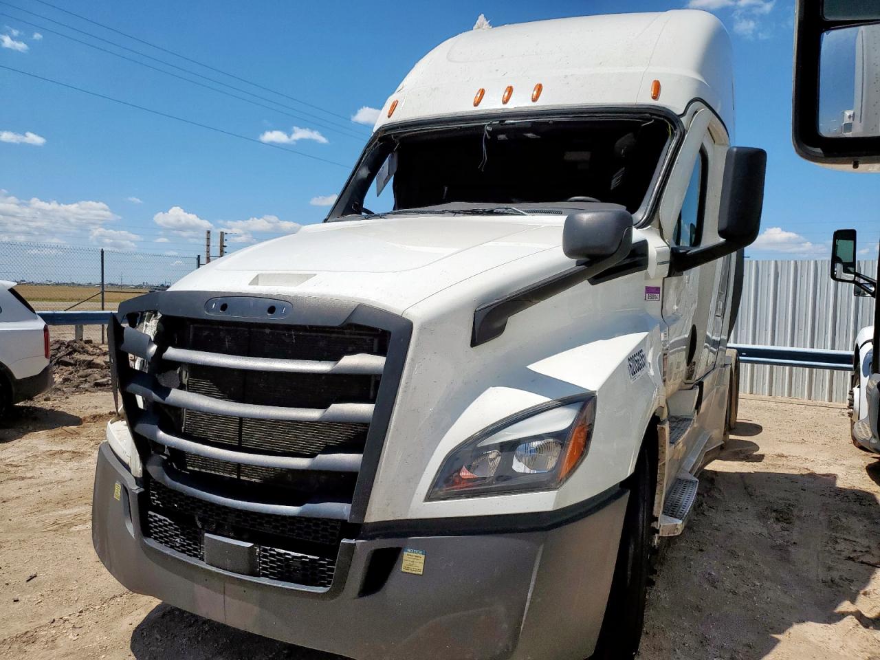Lot #3318094396 2023 FREIGHTLINER CASCADIA 1
