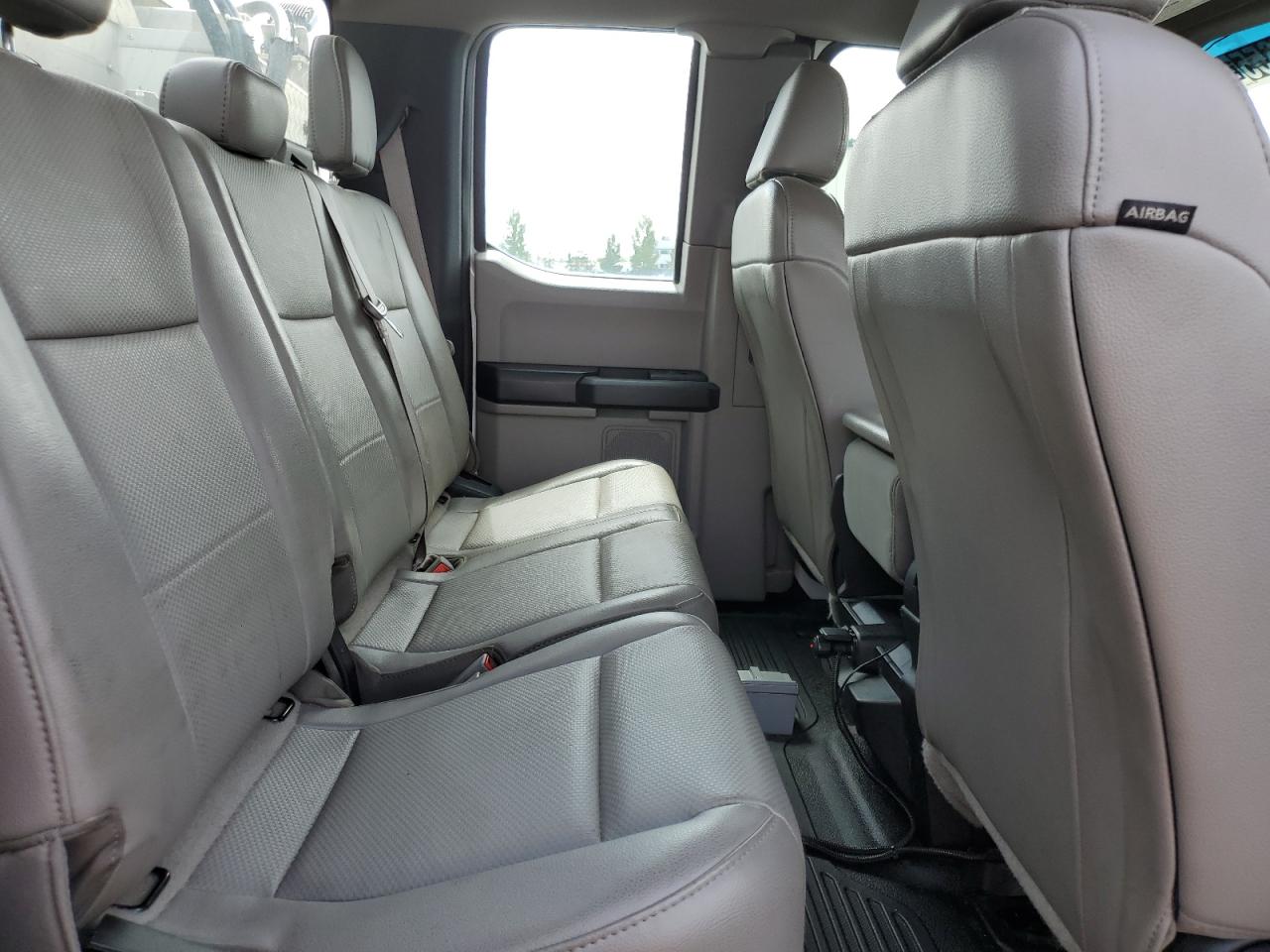 FORD F-550 SUPER DUTY