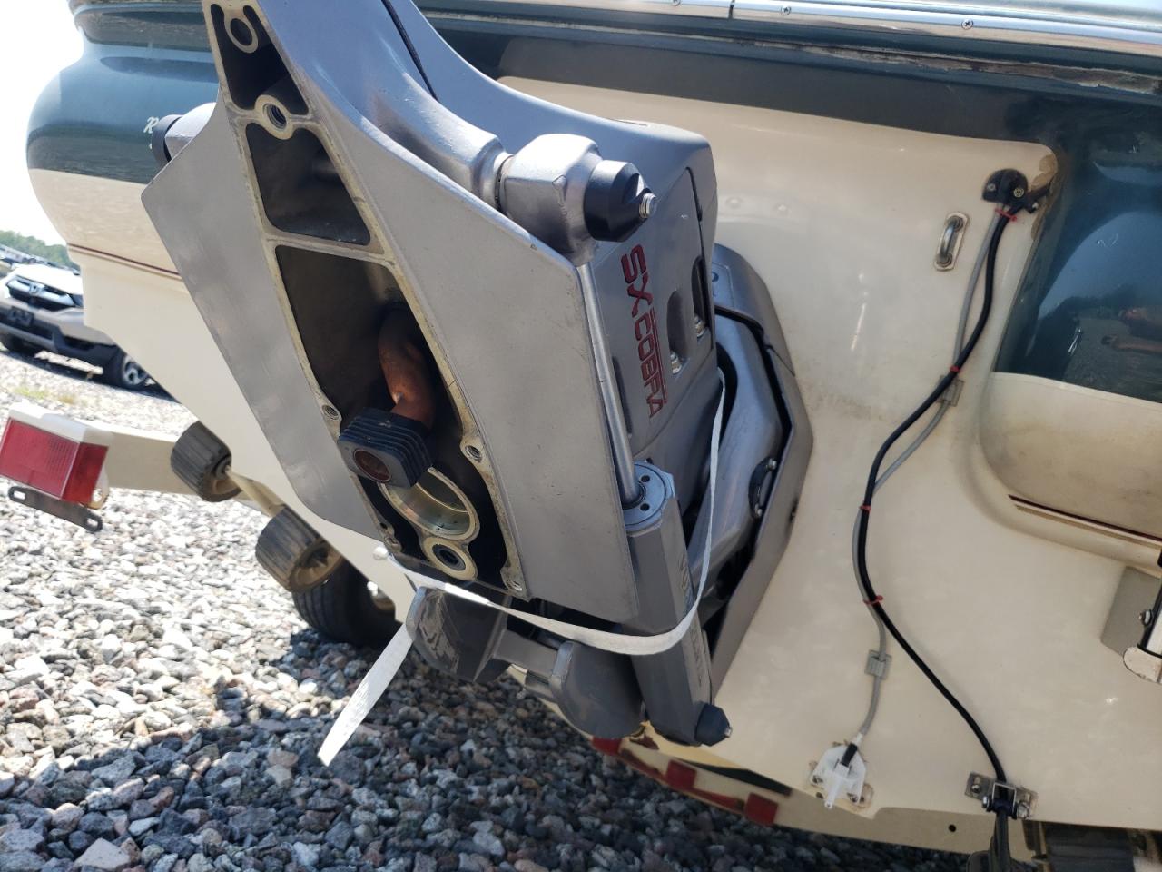 Lot #3248477538 1998 LARSON BOAT