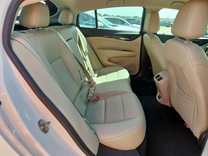 2018 BUICK REGAL ESSE W04GP6SXXJ1164210