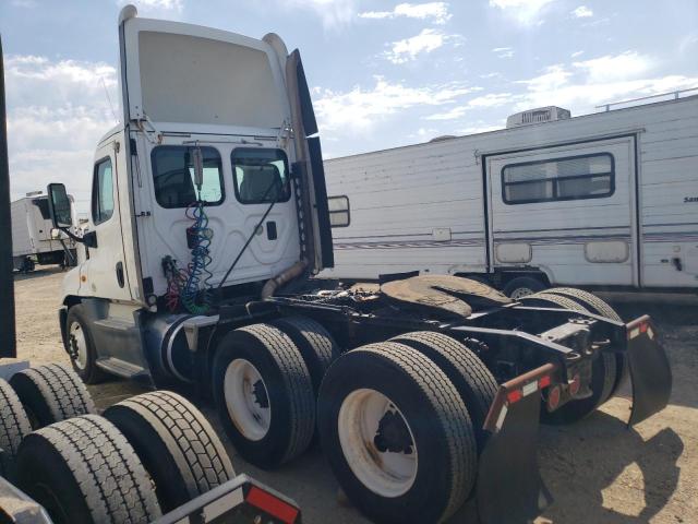 FREIGHTLINER CASCADIA 2015 white tractor diesel 1FUJGEDV1FLGJ9731 photo #4