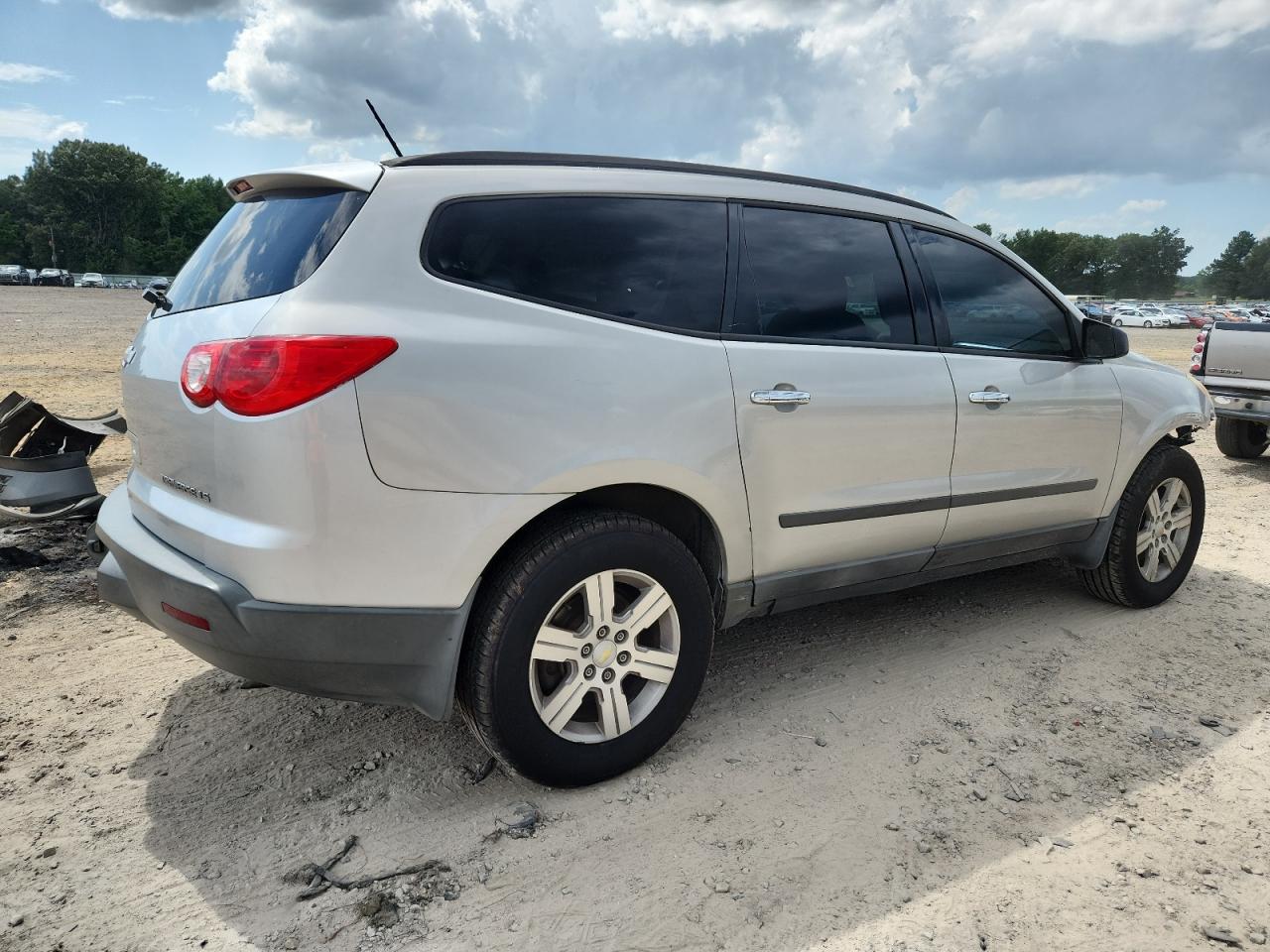 CHEVROLET TRAVERSE LS