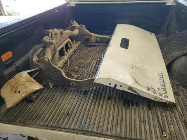 2010 TOYOTA TUNDRA DOU - 5TFBY5F15AX135000