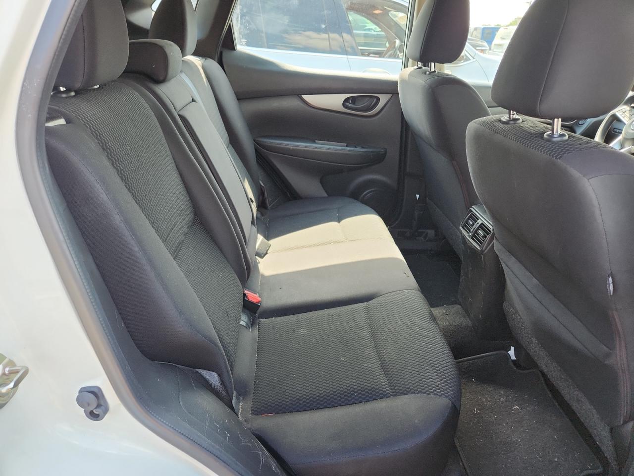 NISSAN ROGUE SPORT S