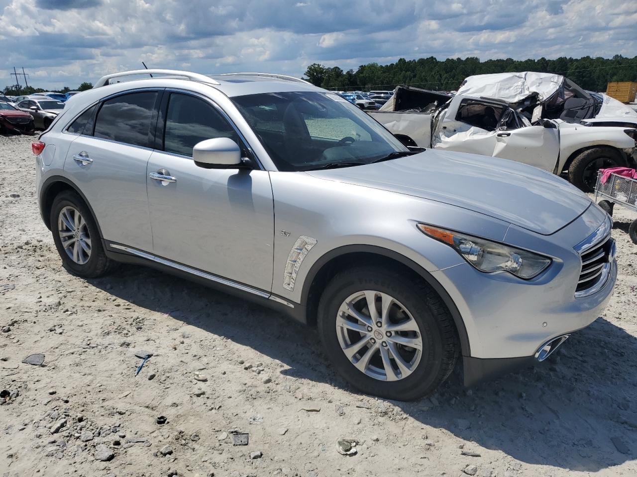 INFINITI QX70