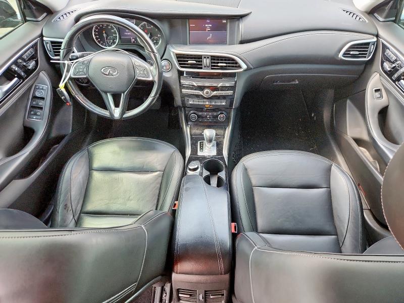 2017 INFINITI QX30 BASE SJKCH5CP1HA019543