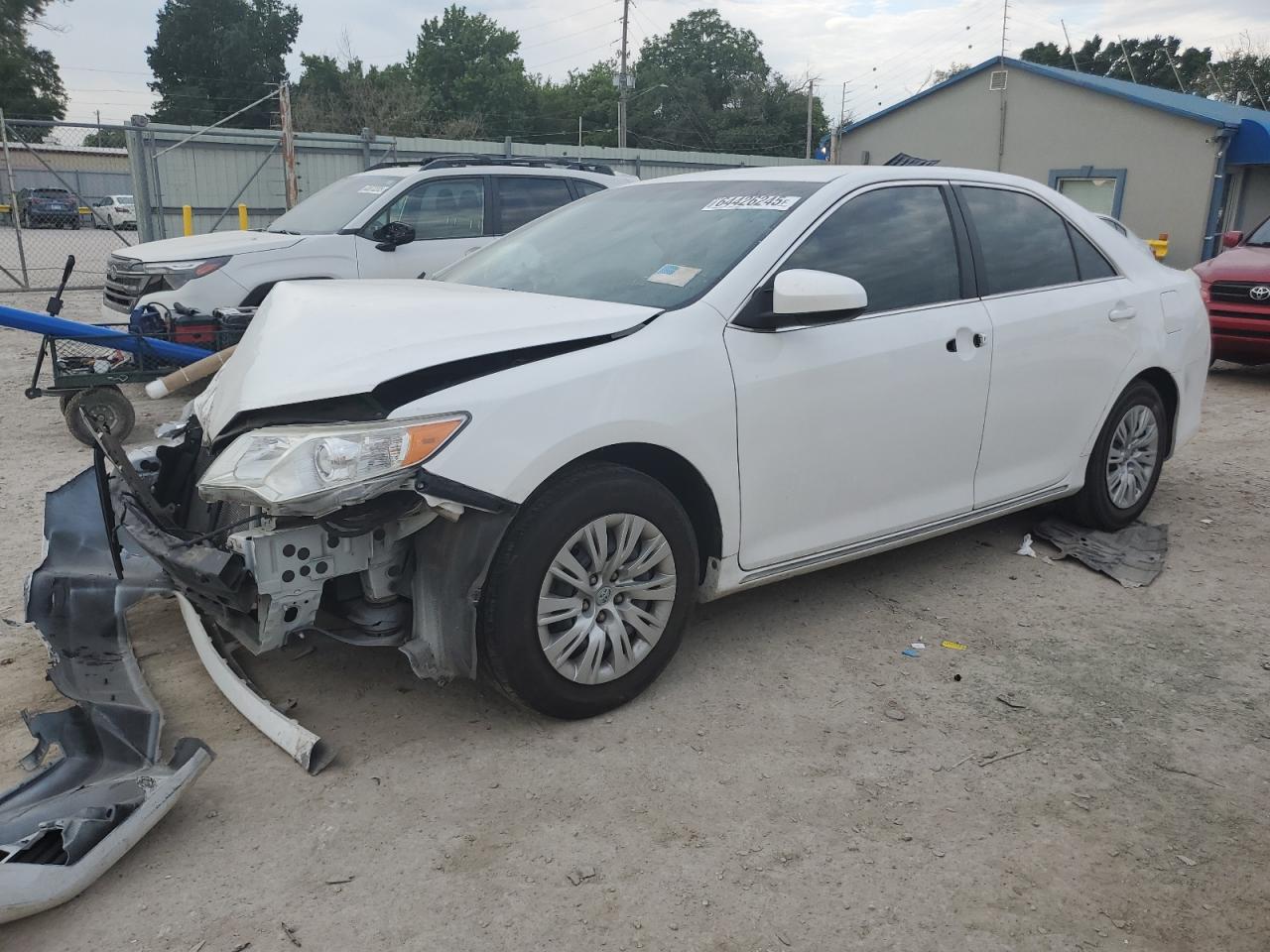 TOYOTA CAMRY BASE