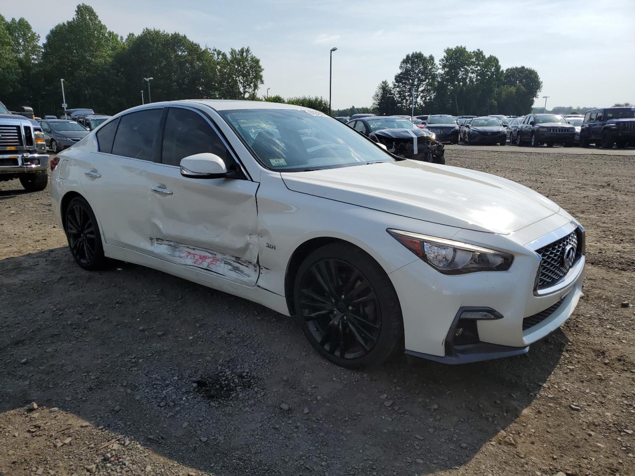 INFINITI Q50 LUXE