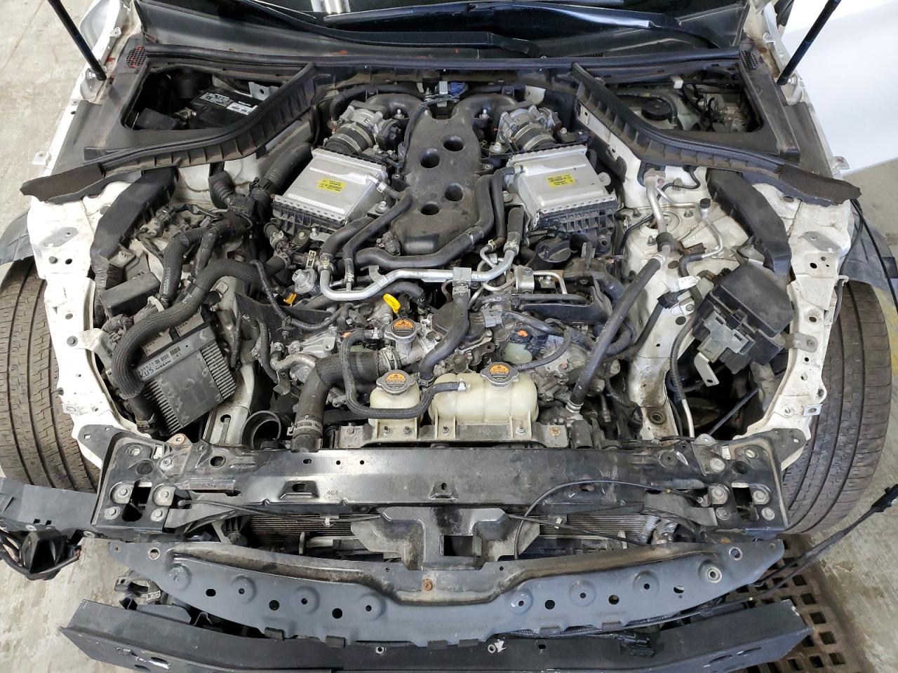 INFINITI Q60 LUXE 300