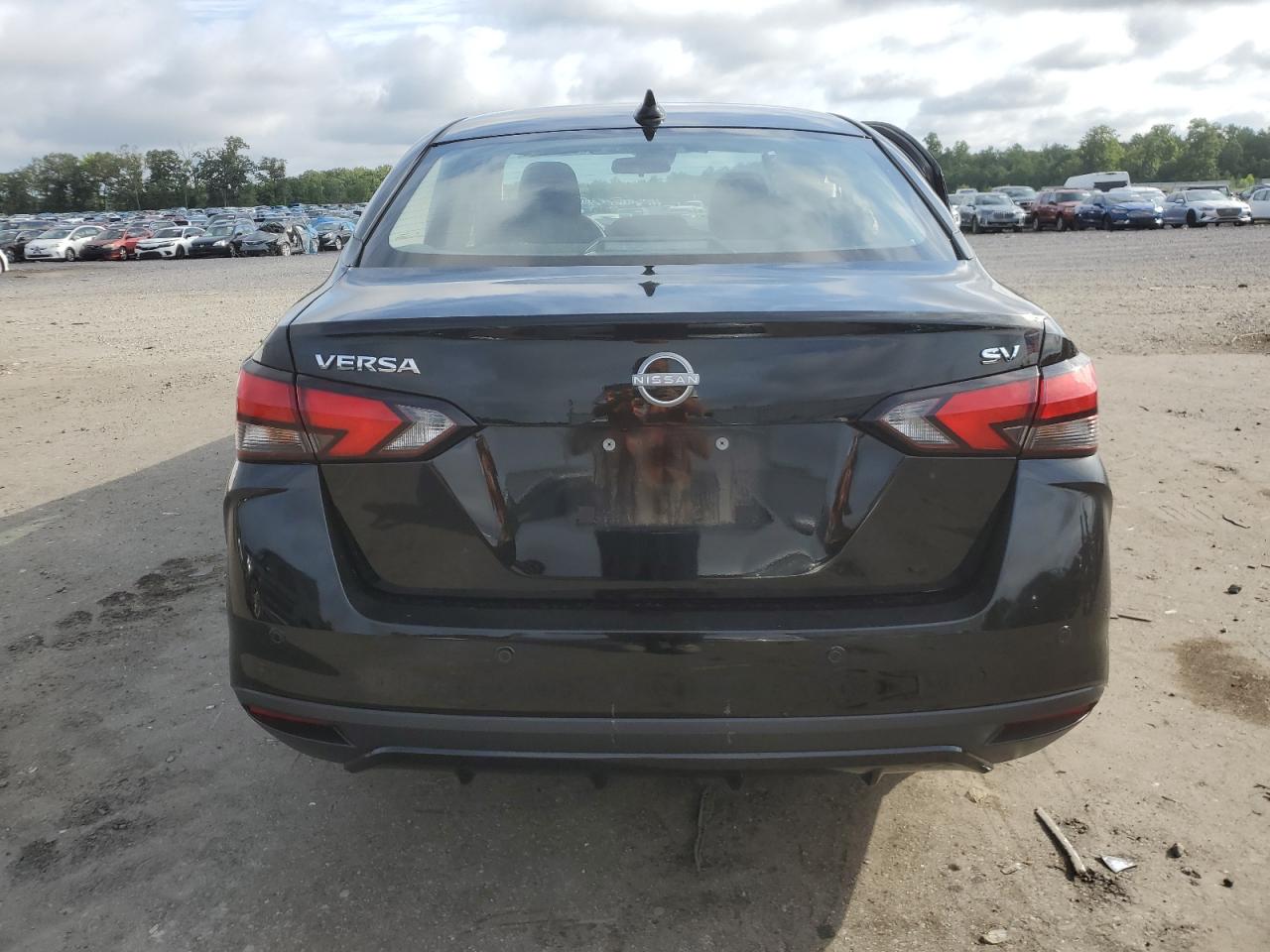 NISSAN VERSA SV