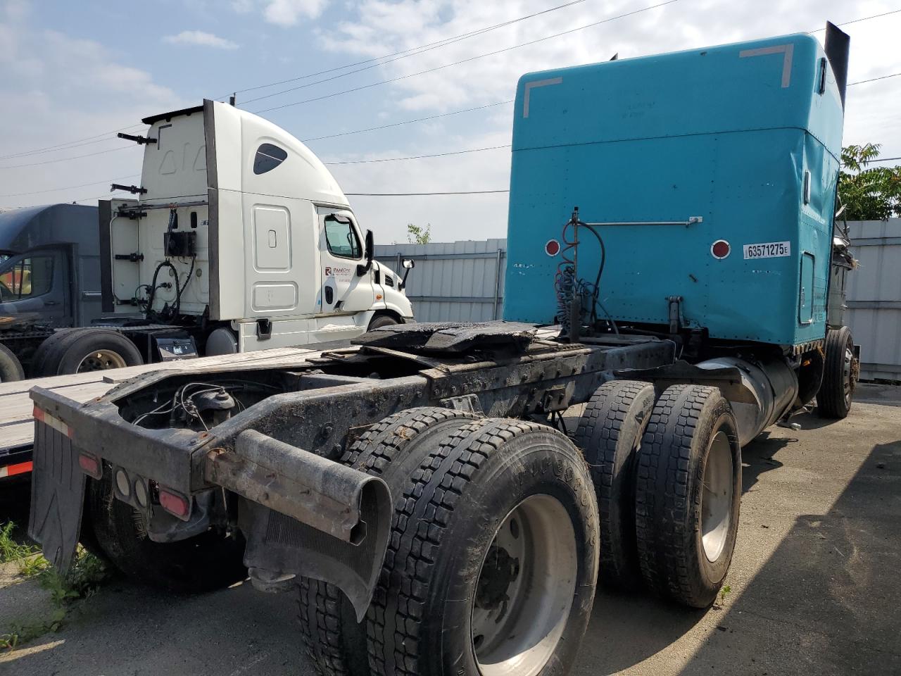 Lot #3257381218 1998 PETERBILT 379