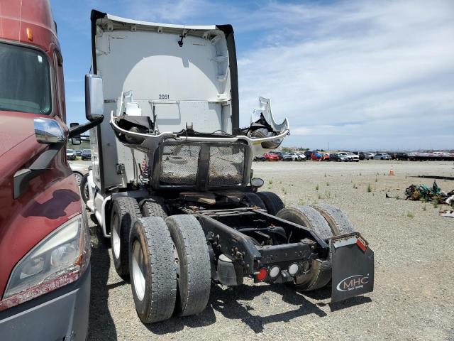 KENWORTH CONSTRUCTI 2018 white  diesel 1XKYDP9X8JJ192767 photo #4