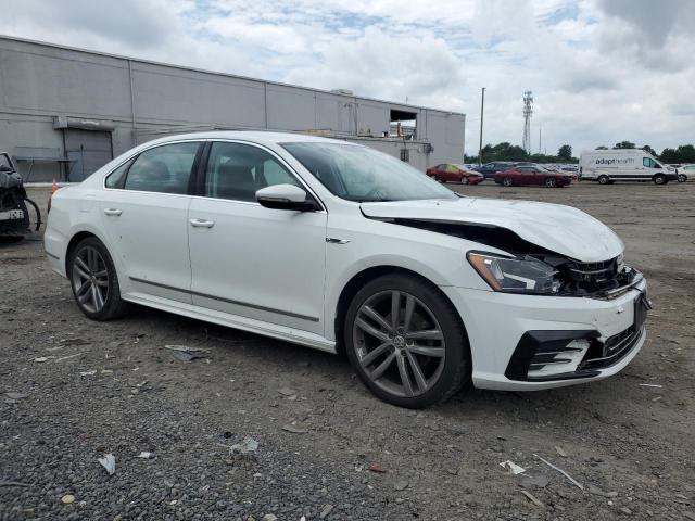 2017 VOLKSWAGEN PASSAT R-L 1VWDT7A38HC031479