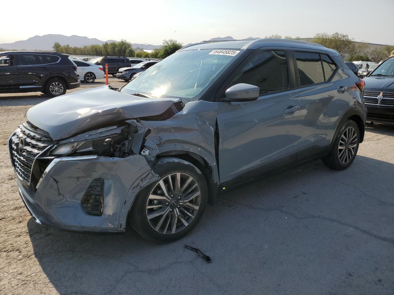 NISSAN KICKS SV