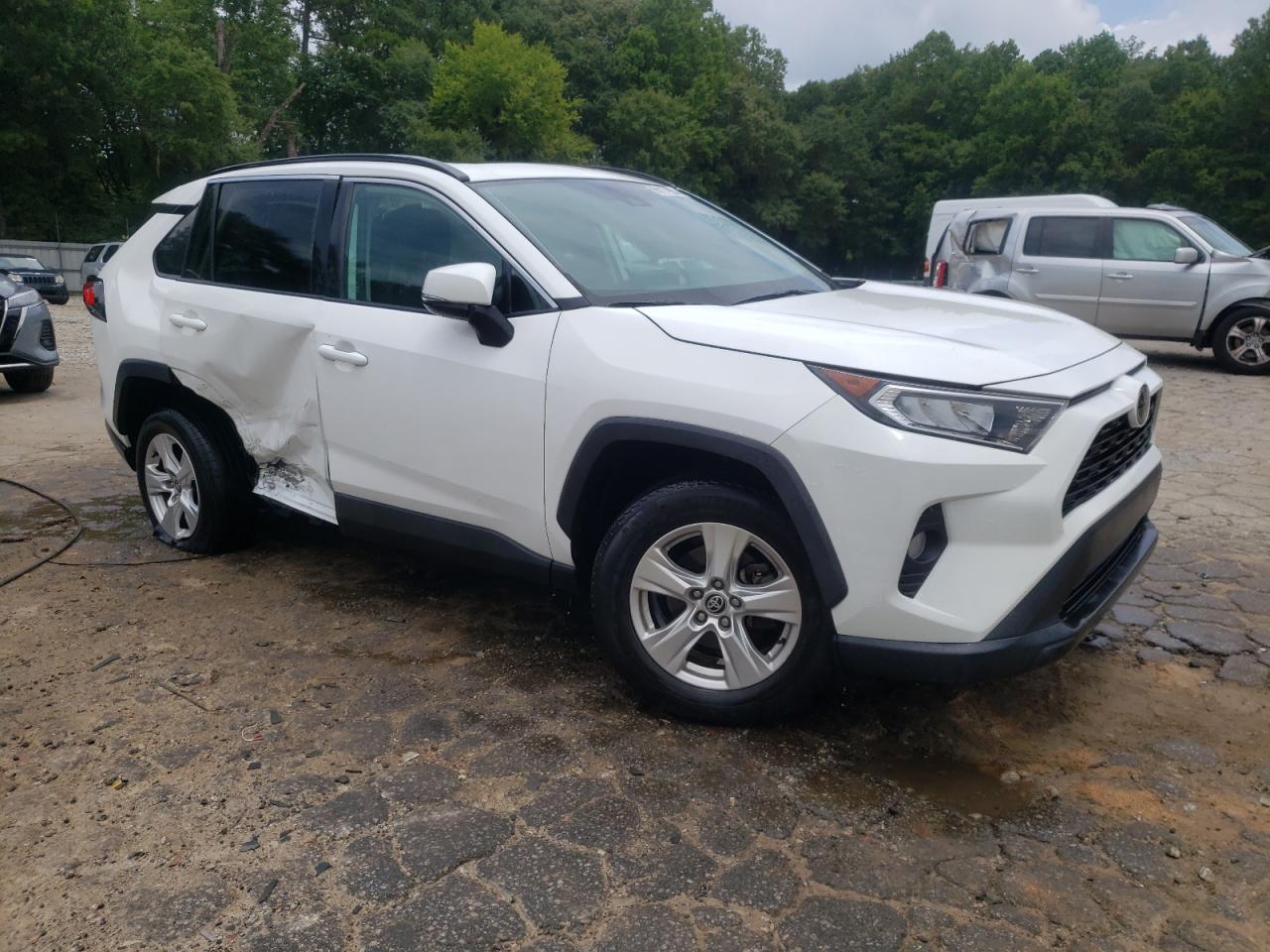 TOYOTA RAV4 XLE