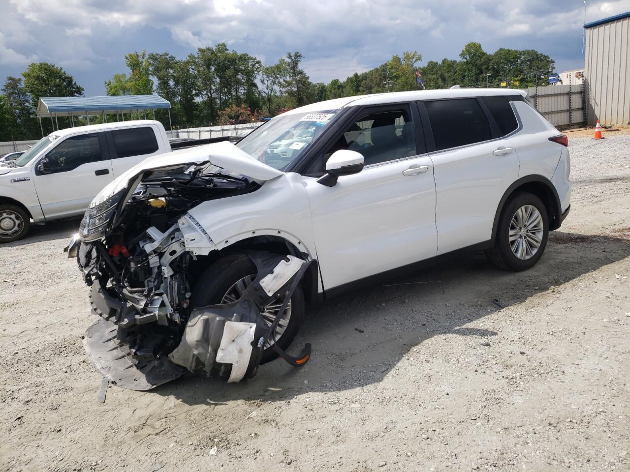 MITSUBISHI OUTLANDER ES