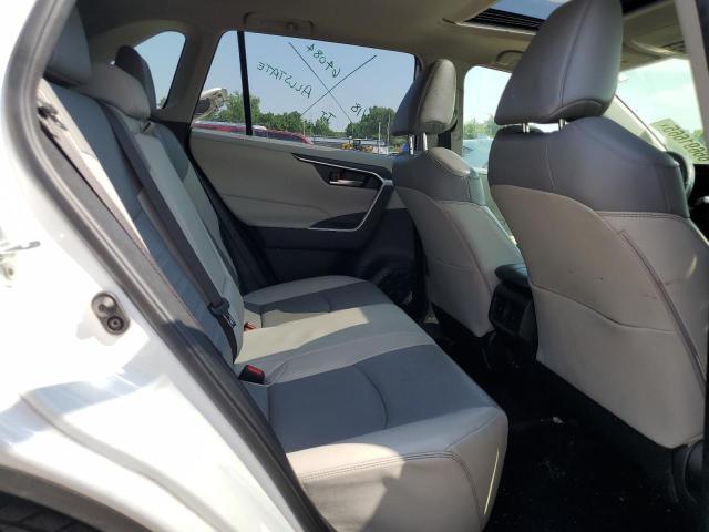 2019 TOYOTA RAV4 XLE P - JTMA1RFV2KD028256