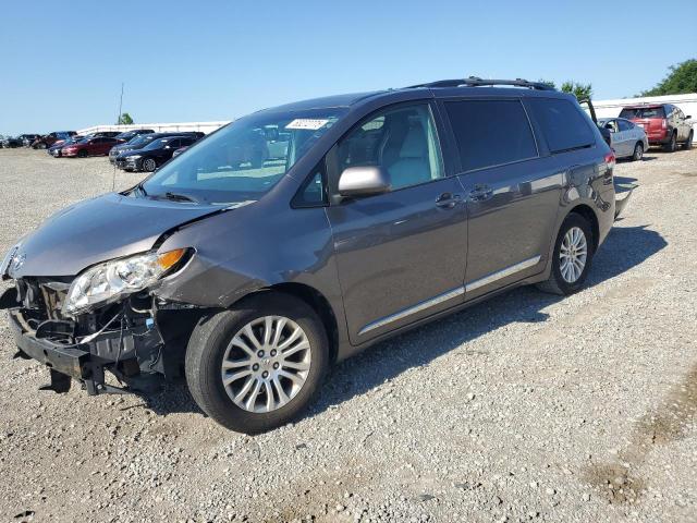 TOYOTA SIENNA XLE