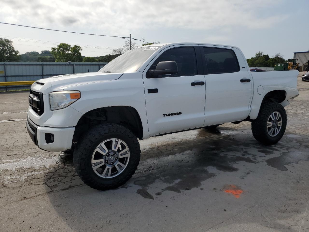 TOYOTA TUNDRA CREWMAX SR5