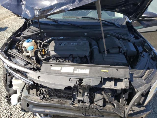 2017 VOLKSWAGEN PASSAT R-L 1VWDT7A32HC044017