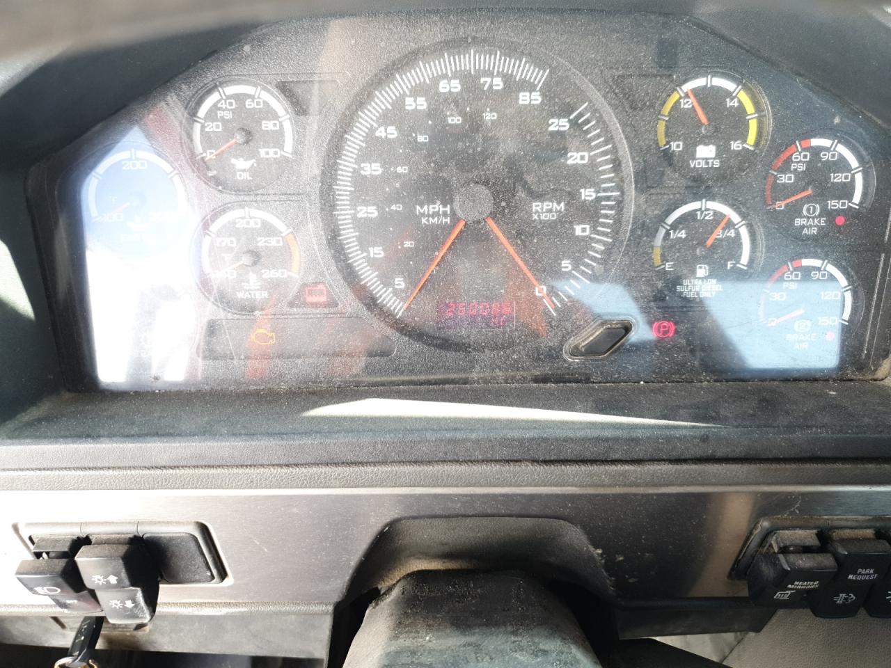 Lot #3221401340 2014 CATERPILLAR CT660