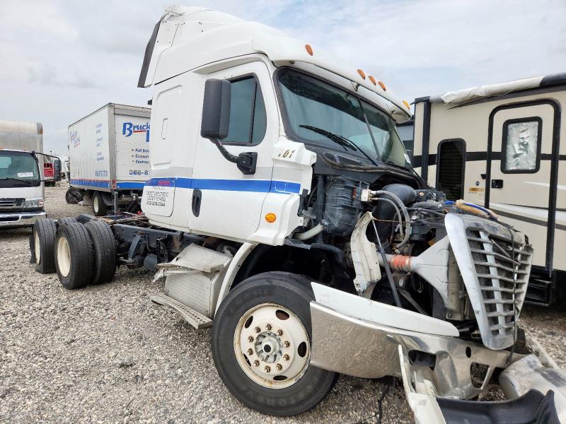 Global Auto Auctions: 2015 FREIGHTLINER CASCADIA 113