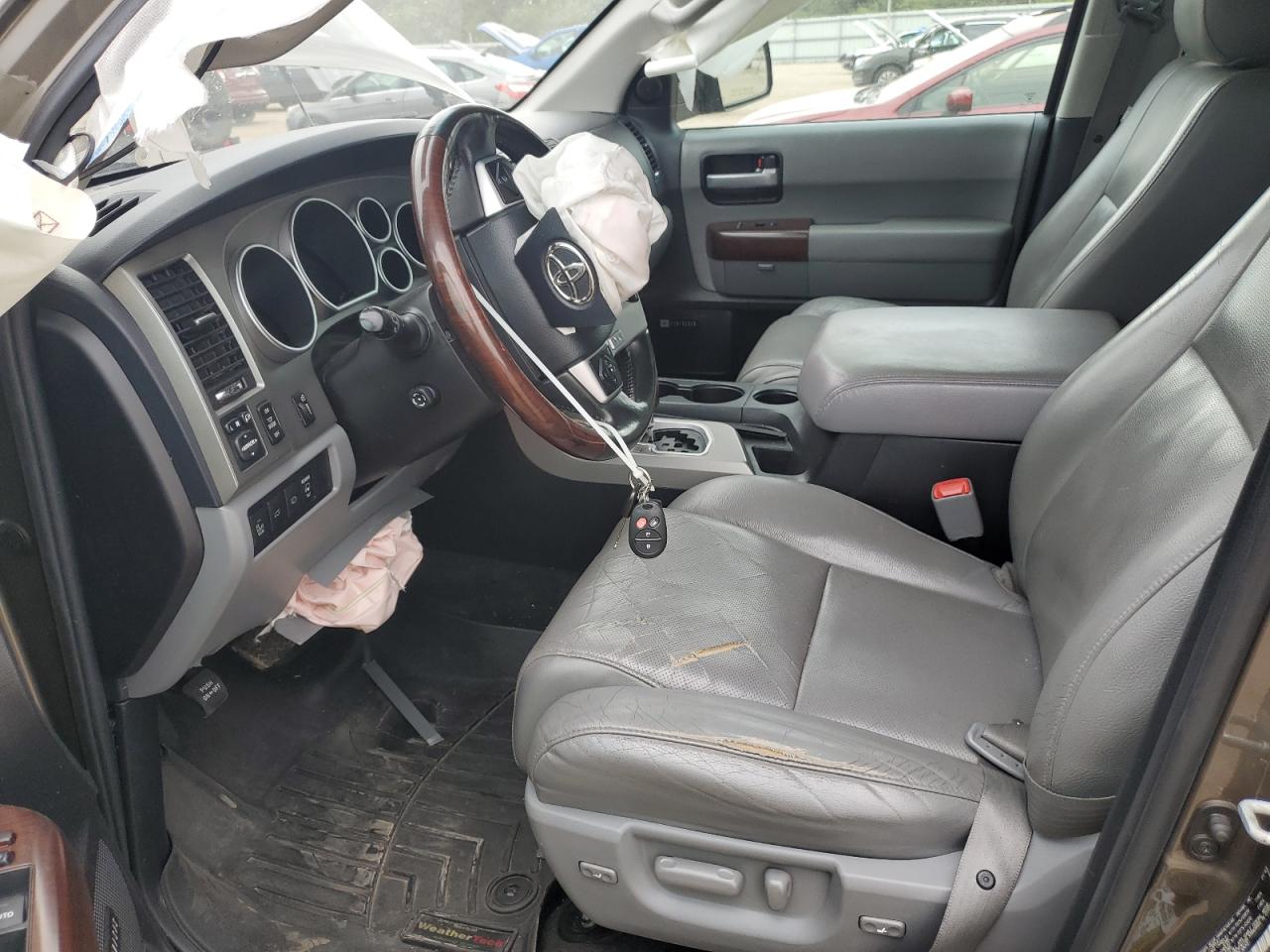 TOYOTA SEQUOIA PLATINUM