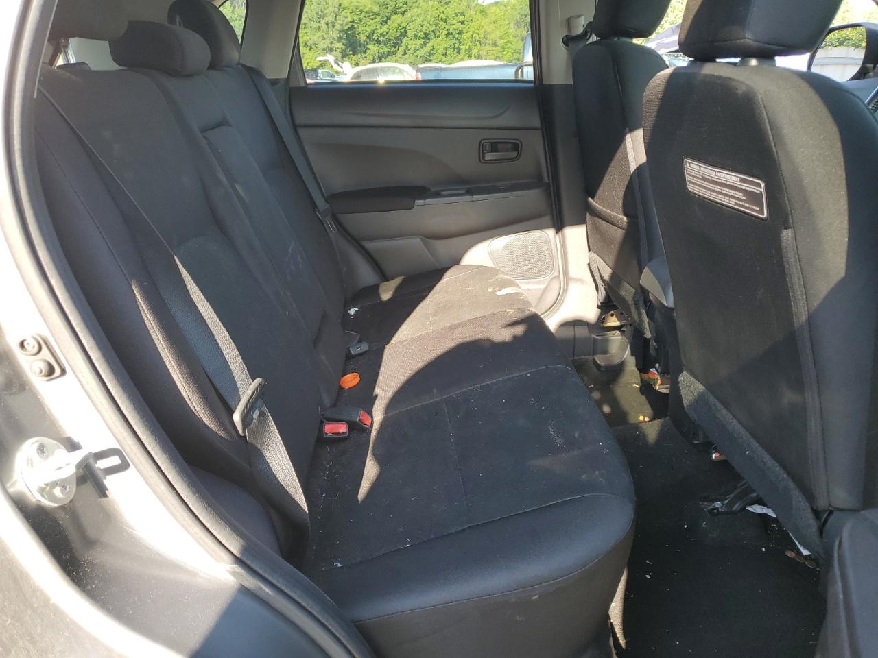 MITSUBISHI OUTLANDER ES