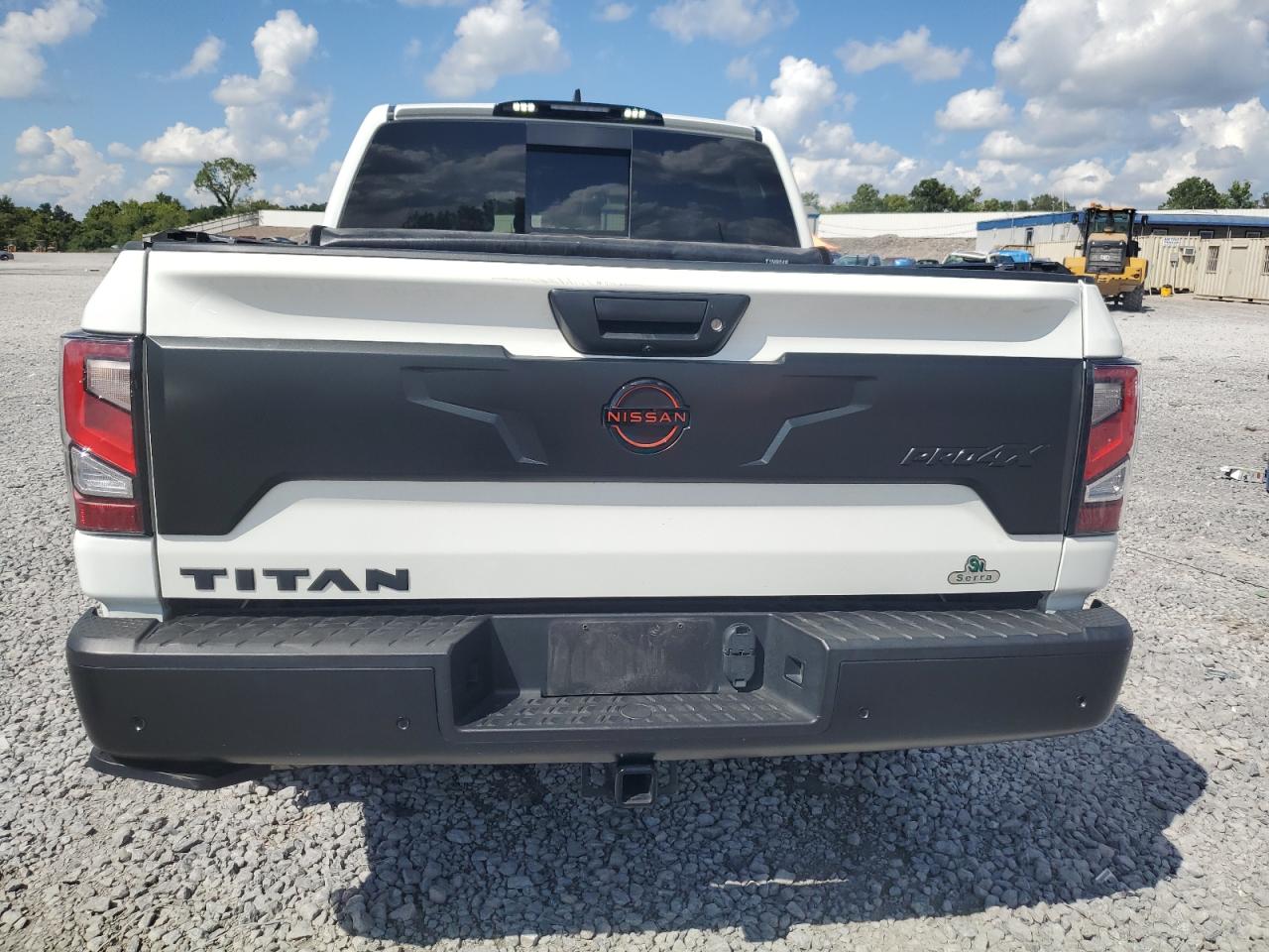 NISSAN TITAN SV