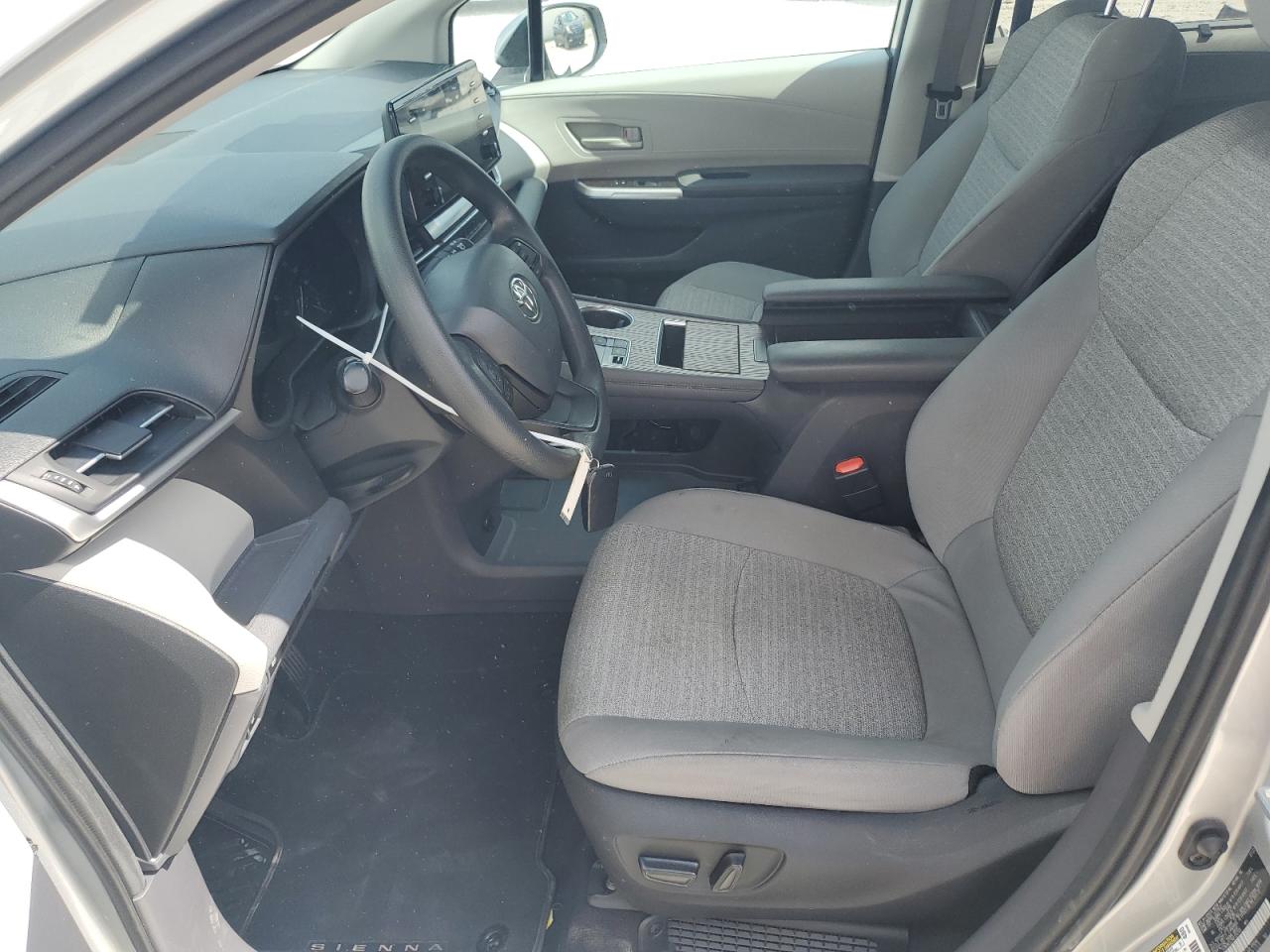 Lot #3317955942 2022 TOYOTA SIENNA LE