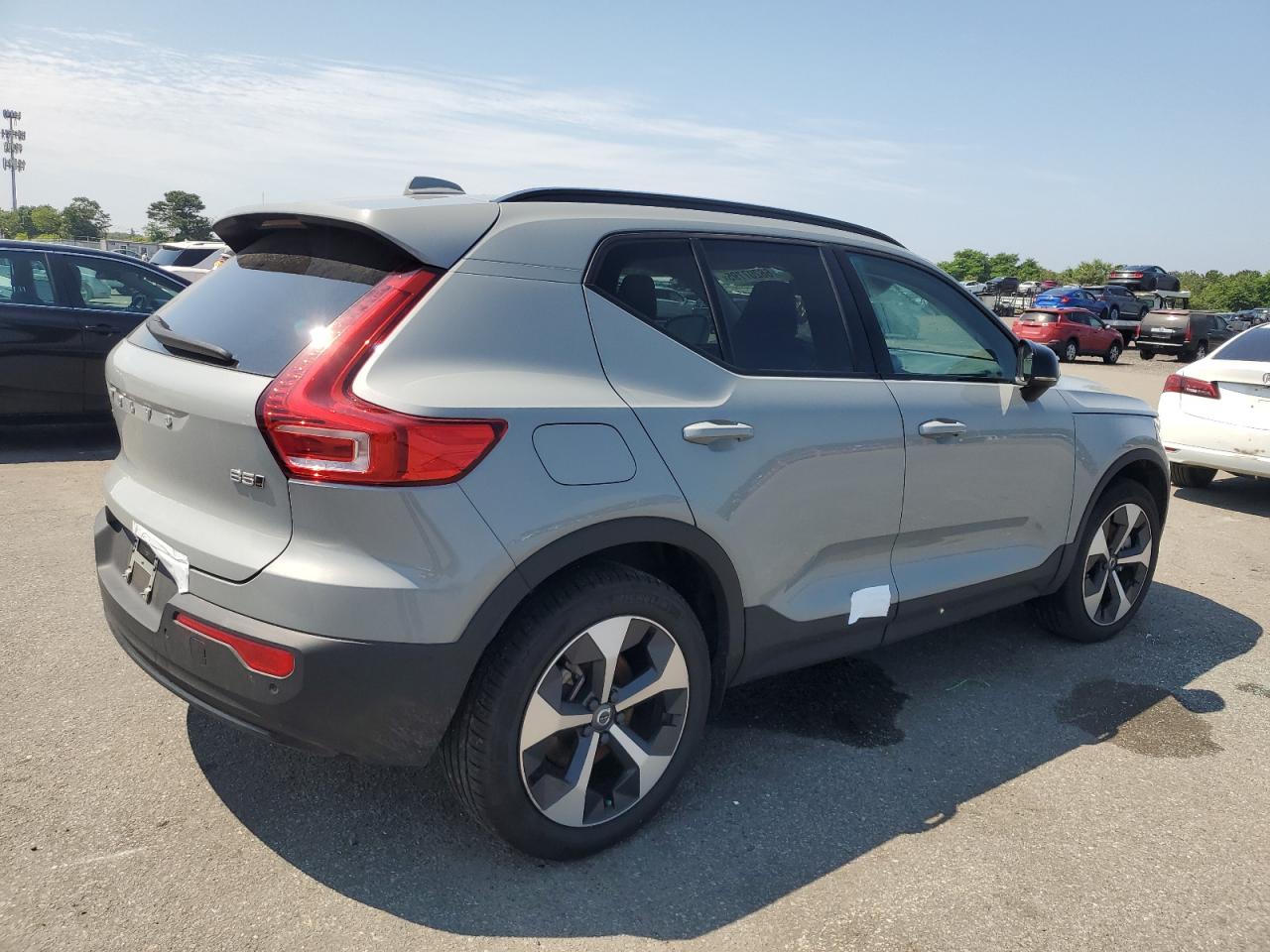 VOLVO XC40 PLUS
