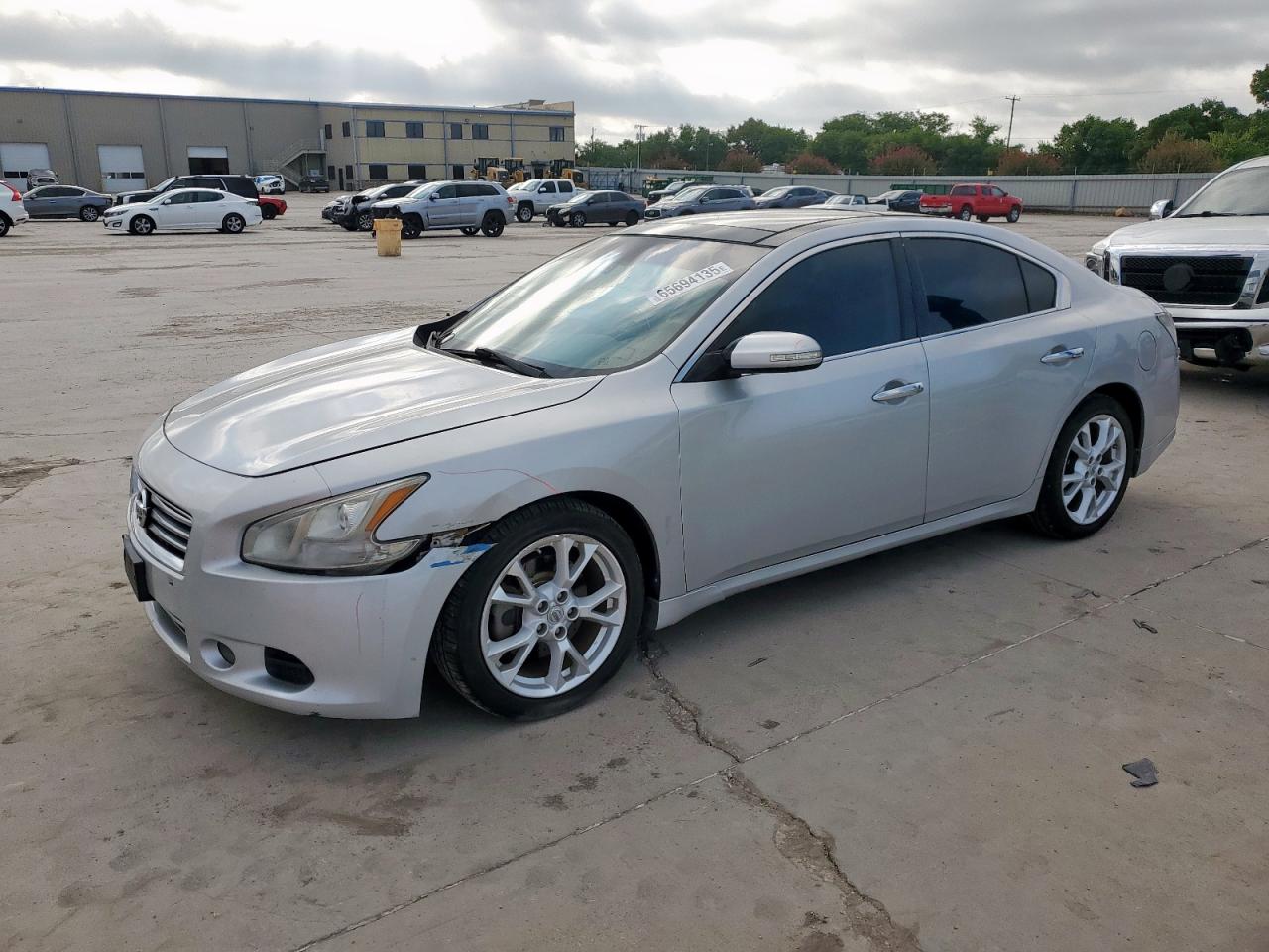 NISSAN MAXIMA S
