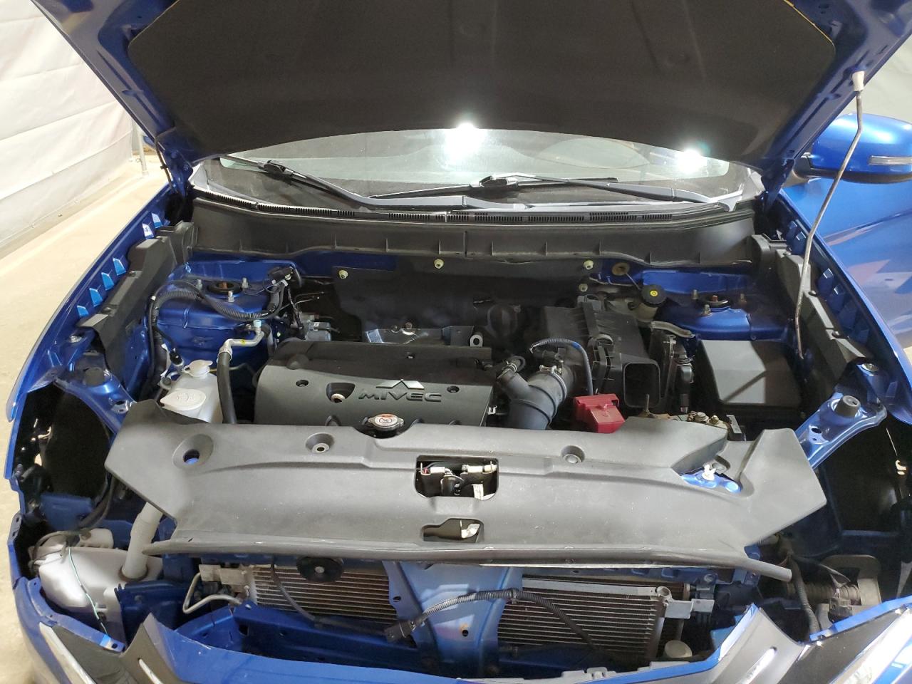 MITSUBISHI OUTLANDER ES