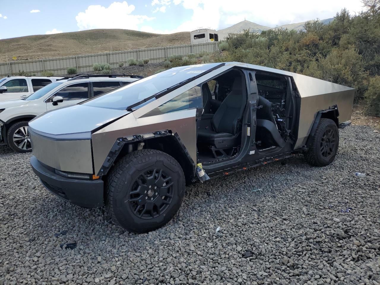 TESLA CYBERTRUCK