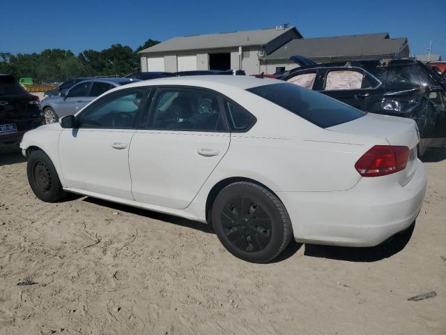 2015 VOLKSWAGEN PASSAT S 1VWAS7A38FC003278