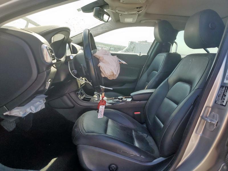2017 INFINITI QX30 BASE SJKCH5CP7HA031244